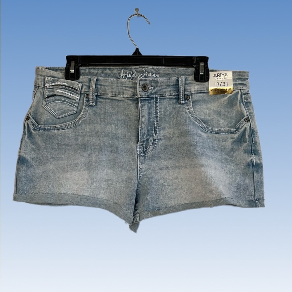 Ariya Light Blue Jean Shorts size 13